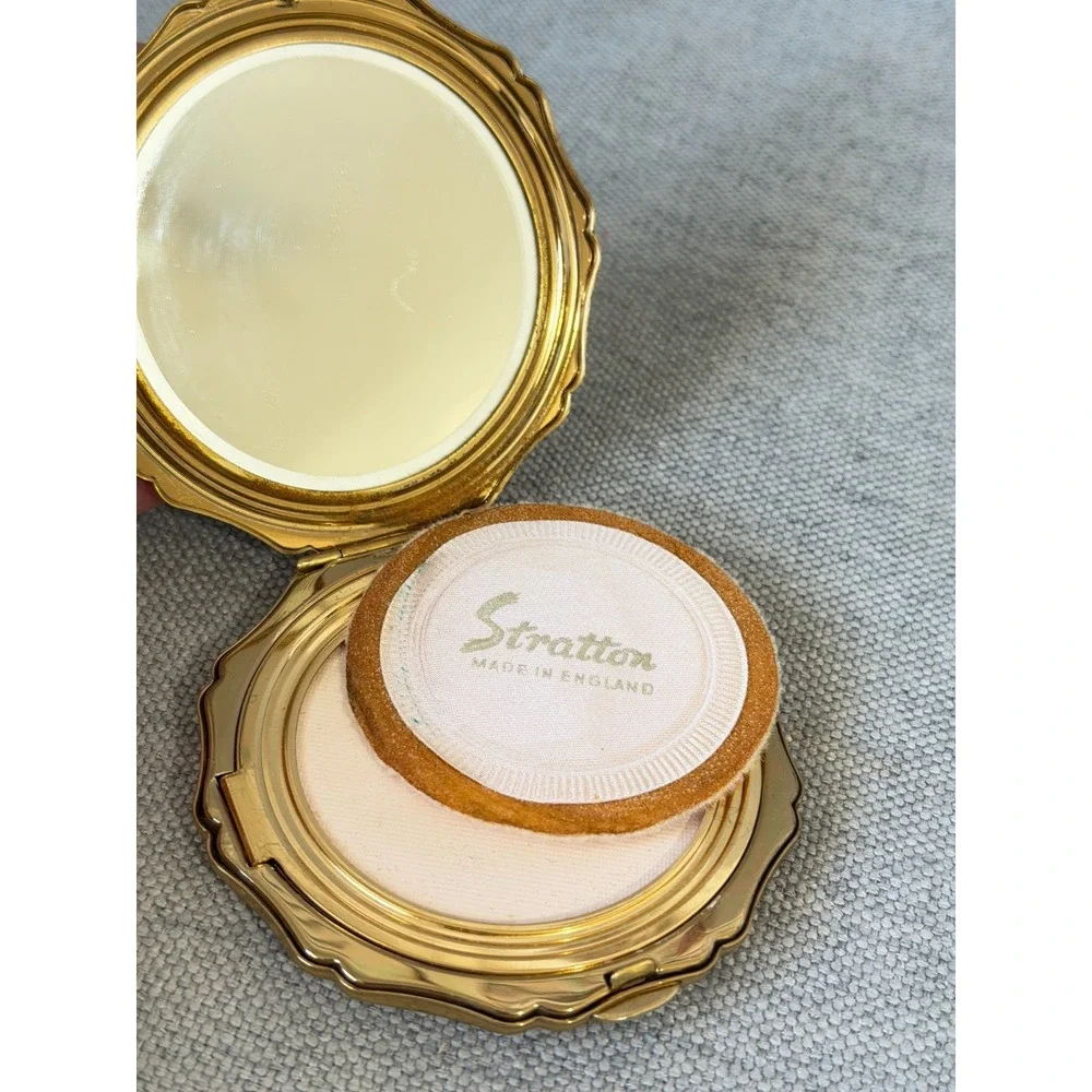 Vintage Stratton Mother of Pearl Compact Mirror England White Cross Drugs Vegas